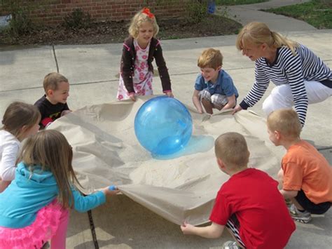 These toddler activities help with fine motor skills & can be made harder for preschoolers. Five simple activities that promote teamwork! - Teach ...