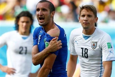 Alle wm freundschaftsspiele champions league serie a. Nach Beiss-Attacke: Suarez droht das WM-Ende | TagesWoche