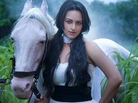 Sonakshi Sinha Hot Hd Wallpapers Gallery Sms In Hindi