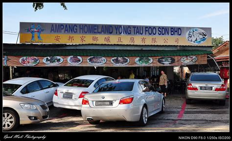 Dominating the chinatown yong tau foo scene is golden mile special yong tau foo ($5), established in 1958, and still highly raved in 2017. Ipoh Mali Photography: Ampang Yong Tau Foo （安邦酿豆腐）