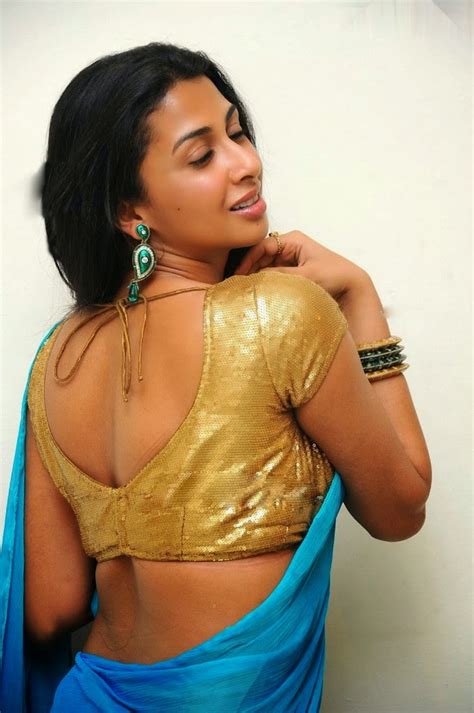 Gayatri Iyer Hot Backless And Side View Pics In Blue Saree MOVIEEZREEL BLOGSPOT COM