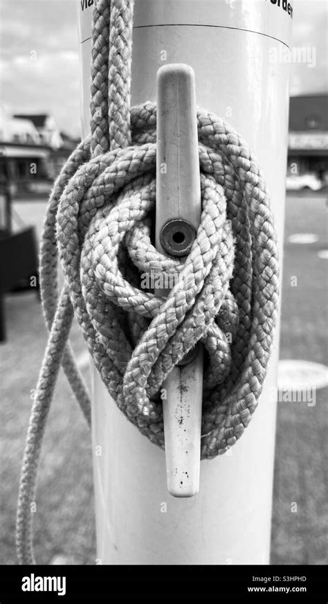 Mooring Rope Black And White Stock Photos And Images Alamy