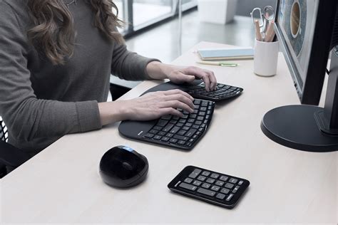 Microsoft Sculpt Ergonomic Wireless Desktop Keyboardkeypadmouse Combo