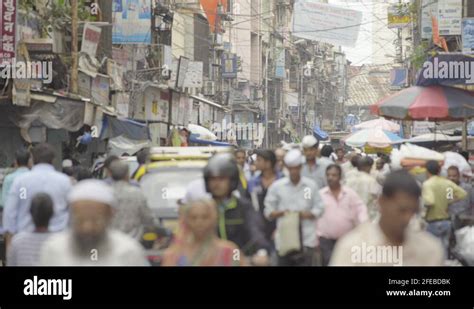Mumbai Street Scene Stock Videos And Footage Hd And 4k Video Clips Alamy