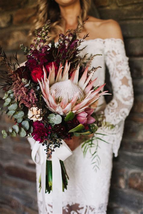 Wedding Flower Trends 2019 20 Protea Wedding Bouquets Roses And Rings