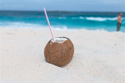 Descubre Cómo El Agua De Coco Puede Ayudar A Mejorar Tu Salud Mundo