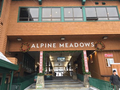 Alpine Meadows A Skiers Mountain