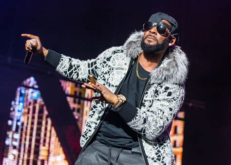 R Kelly Performs For First Time Since The Muerkelly Movement Started