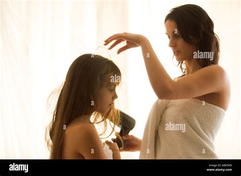 Madre E Hija De Ocho A Os Juntos Fotograf A De Stock Alamy