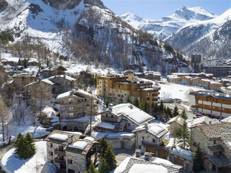 Catered Luxury Chalet du Cret, Val d’Isere | 6 Bedrooms - Paragon Ski