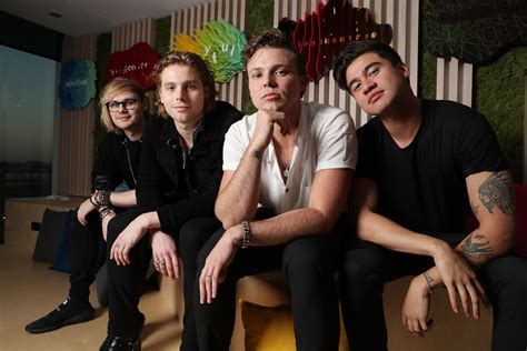 Sexy 5 Seconds Of Summer Pictures Popsugar Celebrity Photo 25