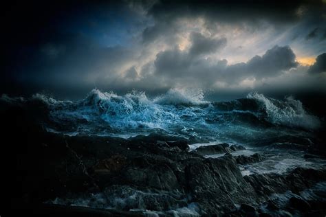 Ocean Thunderstorm Wallpaper