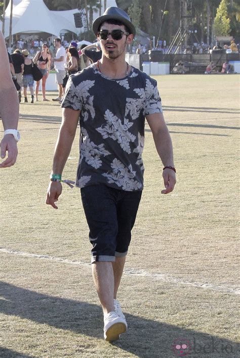 Joe Jonas En El Festival Coachella Los Jonas Brothers La Banda De