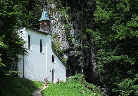 De wolfgangsee is vanzelfsprekend een ideale bestemming, als je in de vakantie wilt genieten van vanzelfsprekend is de wolfgangsee erg geschikt om te zeilen of te surfen, en in verschillende dorpen. Falkenstein: Auf den Spuren von St. Wolfgang - Radio Salzburg