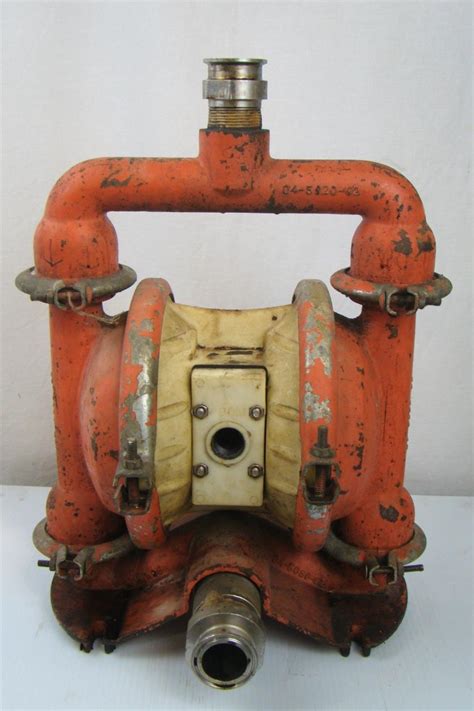 Wilden pump & engineering co. WILDEN DIAPHRAGM PUMP Steel w/ SS 1-1/2" Sanitary ...