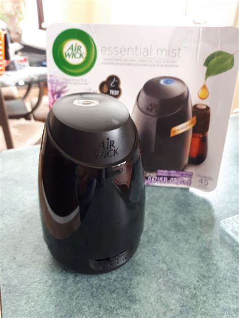With refills that last up to 45 days* and adjustable frequency settings, you can set it and forget it. Air wick Essential Mist Fragrant Mist Diffuser reviews in ...