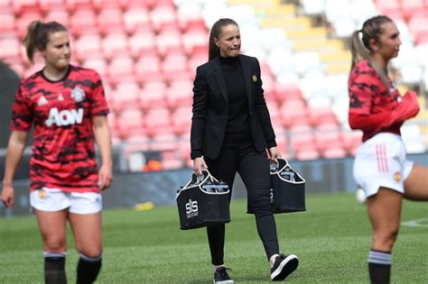 Five Potential Options To Replace Casey Stoney At Manchester United