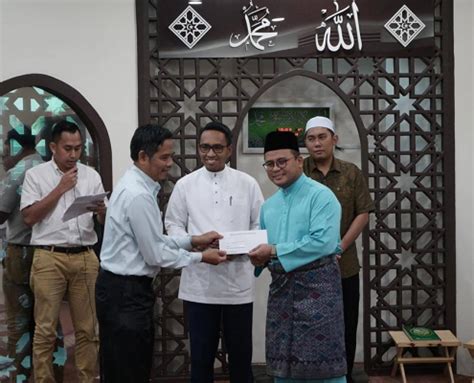 Azmin ali mula tugas menteri besar selangor. Agihan Juadah Berbuka Puasa - Menteri Besar Selangor ...