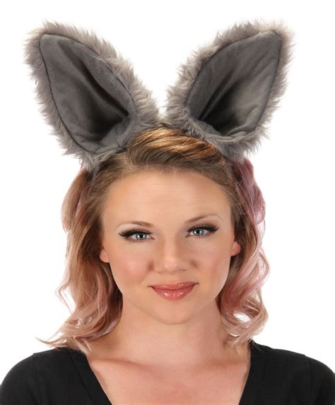 Wolf Ears Kostume Room