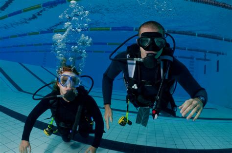 Open Water Diver Class Part 1 Academics And Pool Weekend Format
