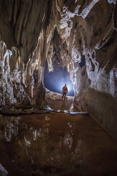 The Perilous And Gorgeous World Of Cave Photography Cave Photography