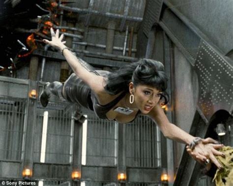 Nicole Scherzinger In Men In Black 3 Photos As Gun Toting Baddie Lily Poison Daily Mail Online
