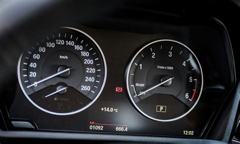 At first glance, it is an x model through and through: 023-2015-2016-BMW-X1-20d-xDrive-Allrad-Antrieb-Vier-Rad ...