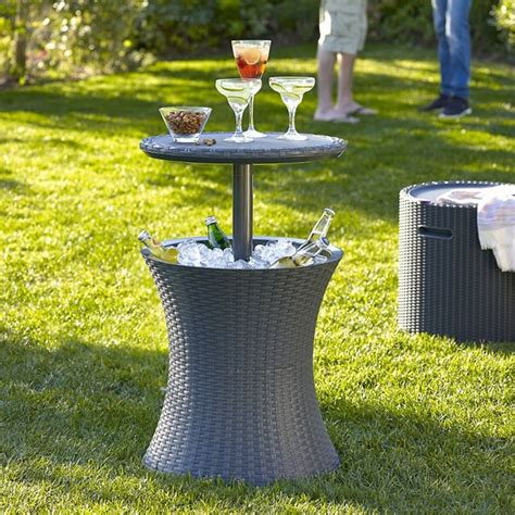 29 schön garten stehtisch schön bei der auswahl von gartenmöbeln aus holz wenn sie sich für gartenmöbel aus holz entscheiden, sollten jene vor dem kauf befinden, wie ihre gartenmöbel habitus sollen. Stehtisch für Garten - 16 Ideen für dekorativen und ...