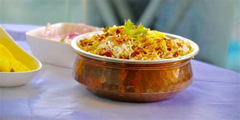 Being quite an amateur cook i still managed to cook up a feast with this single dish and my hubby is still licking his fingers! How to Make Kerala Style Chicken Biriyani (Dum Biriyani ...