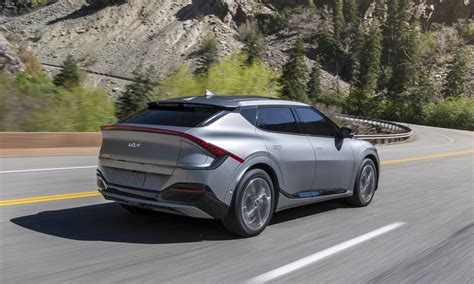 2022 kia ev6 all-electric crossover: first look