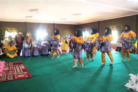 Seperti di daerah kalimantan barat. Keberagaman Budaya Melayu Di Kalimantan Barat Melalui ...