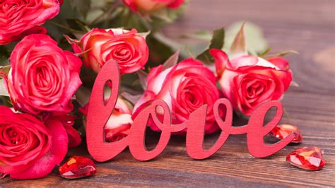 Pink Roses With Love Word On Wooden Table 4k 5k Hd Valentines Day