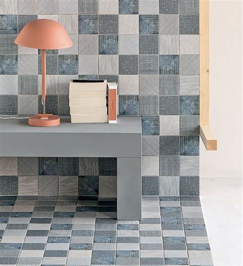Mutina azulej von star designerin patricia urquiola fliesen der serie azulej diagonal sind in den farben grigio, nero und bianco erhältlich. Fliese für Innenbereich / Boden / Feinsteinzeug / Matte ...
