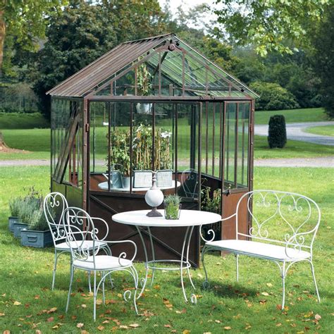 Serre en métal effet rouille H 252 cm | Maisons du Monde | Jardins