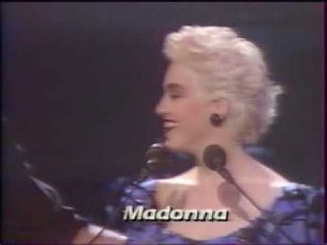 Cлушайте онлайн и cкачивайте песню 1986 mtv music video awards madonna accepts mtv madonna drag queen tribute. Madonna at the MTV Video Music Awards 1986 - YouTube