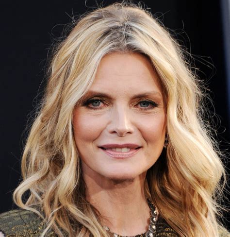 Michelle Pfeiffer Picture 54 Dark Shadows Premiere