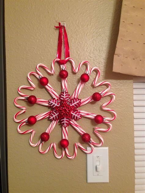 Candy Cane Wreath Christmas Candy Crafts Candy Cane Wreath Easy