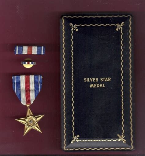 Wwii Ww2 Us Silver Star Military Award Medal In Case W Ribbon
