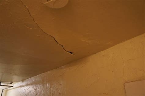How To Repair Cracks In Plaster Board Ceiling Decor Bangkokbad