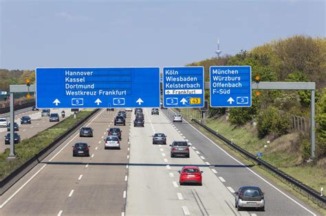 The autostrada a7 is an italian motorway which connects milan to genoa. A7 Autostrada Blisko Manilva, Hiszpania Zdjęcie Stock - Obraz złożonej z droga, europejczycy ...