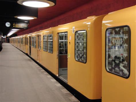 Fotos Gratis Tren Vehículo Manejar Transporte Público Estación De