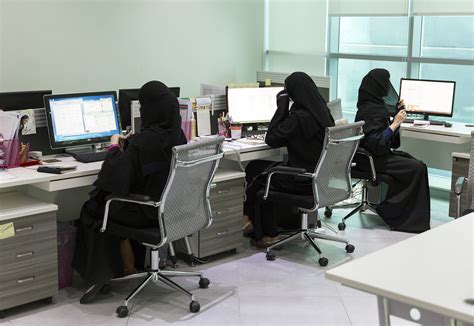 Saudi Arabia 2021 Women At Work Climbing Fast In Conservative Islamic