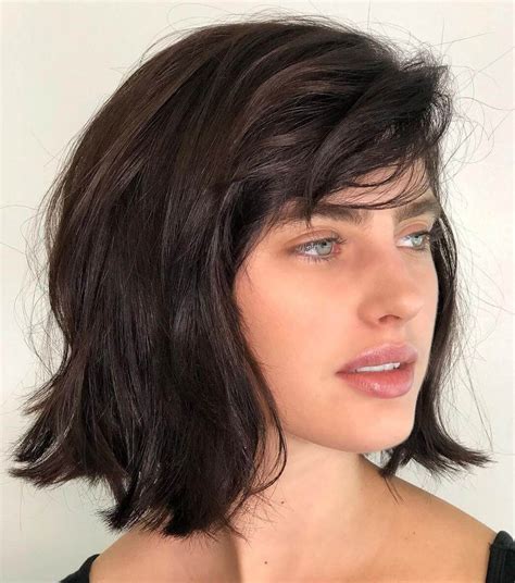 14 Best Short Haircut For Oval Face Girl That Will Stun You