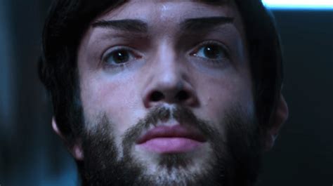 Star Trek Discovery Season 2 Will Explain Ethan Pecks Spock Beard