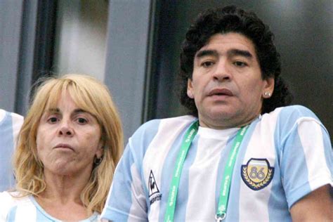 Diego Maradona Y Claudia Villafañe Hicieron Un Pacto Secreto Antes De