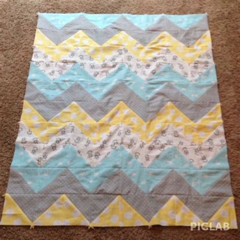 Making a quilt can seem a bit intimidating and if you're like most 5. DIY: How to Make Your Own Chevron Baby Quilt (Part I: Piecing the Top Together) | Chevron baby ...