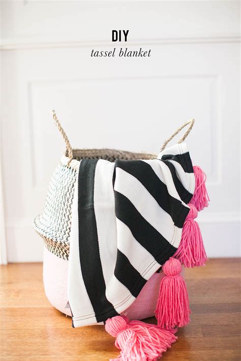 Liven Up A Simple Blanket With These Bright Pink Diy Tassles See How
