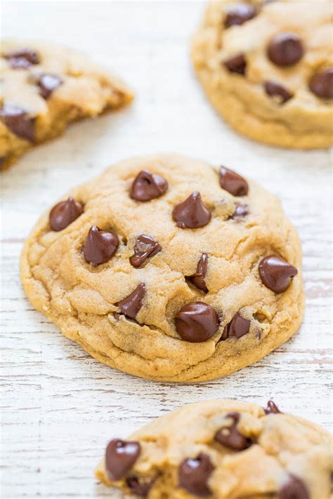 These superb cookies are made with lots of butter and a combination of white and brown sugars to produce a rich and chewy cookie with caramelized edges. Easy Soft and Chewy Chocolate Chip Cookies - Averie Cooks