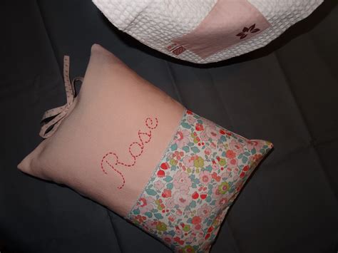 Le tout est de bien respecter son horloge biologique pour obtenir un temps de un plaid ou une couverture, en plus de vous réchauffer lorsque la température de votre corps baissera, vous apportera le confort. Coussin enfant idéal sieste maternelle enfant prenom ou ...