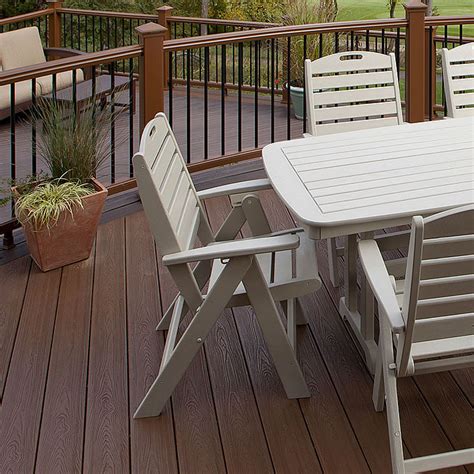 Trex® Outdoor Furniture Yacht Club Highback Folding Chair